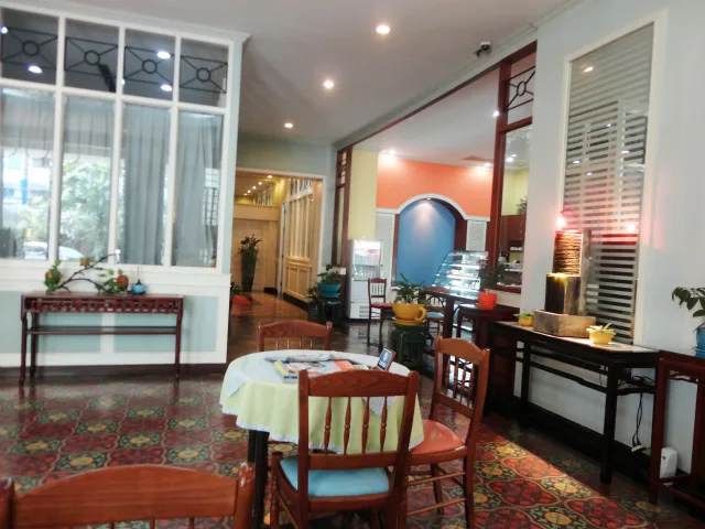 Saladaeng Place