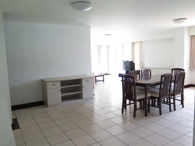 Wittayu Court