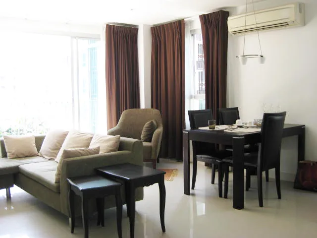 The Clover Thonglor