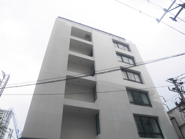 Silver Thonglor Apartments