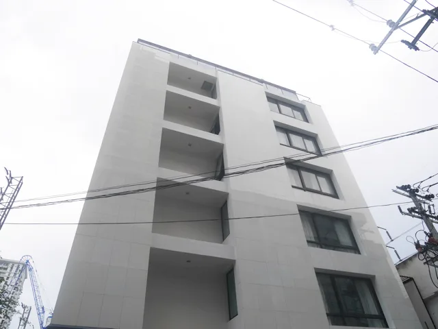Silver Thonglor Apartments