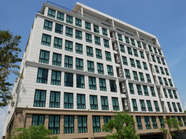 Leon Lasalle Hotel & Residences