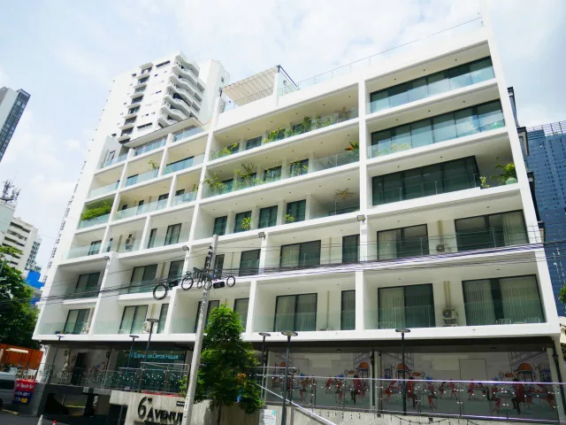 6th Avenue Sukhumvit 15