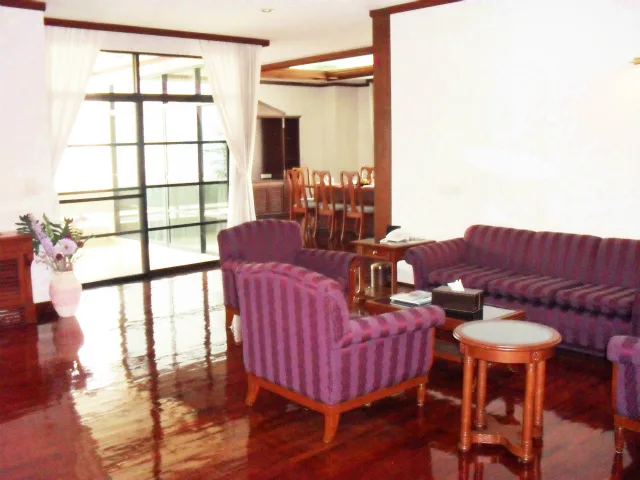 Nida Mansion