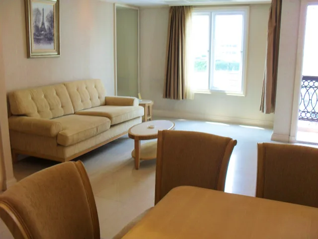 Hope Land Executive Serviced Apartment  Sukhumvit 24