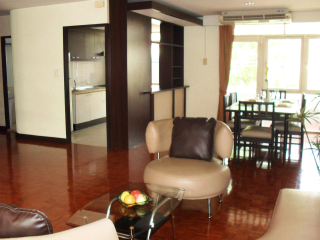 La Livan Court