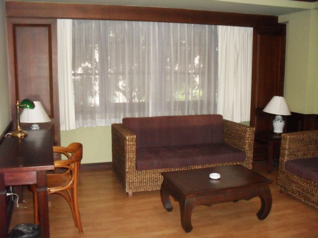 Langsuan Balcony