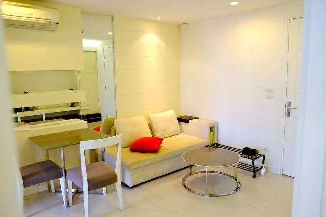 The Bangkok Sathorn Taksin
